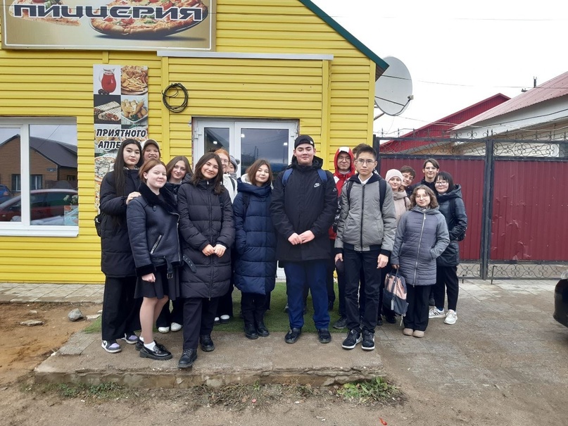 Встреча с Бахыт Бержакановой, пиццерия «У Бахыт».